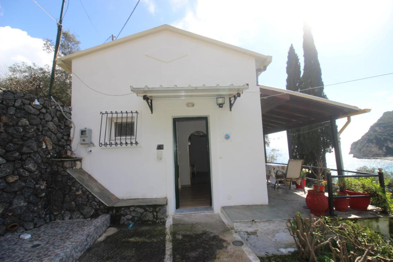 Niky'S Cottage Палеокастрица Екстериор снимка